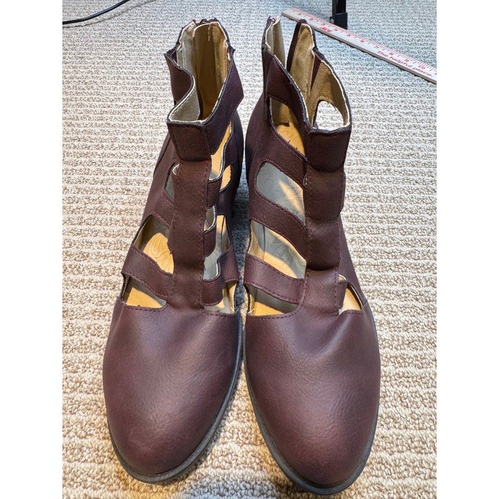 NWT JBU by Jambu Zia Burgundy Vegan Leather Cutout Caged Ankle Boots women's 10M